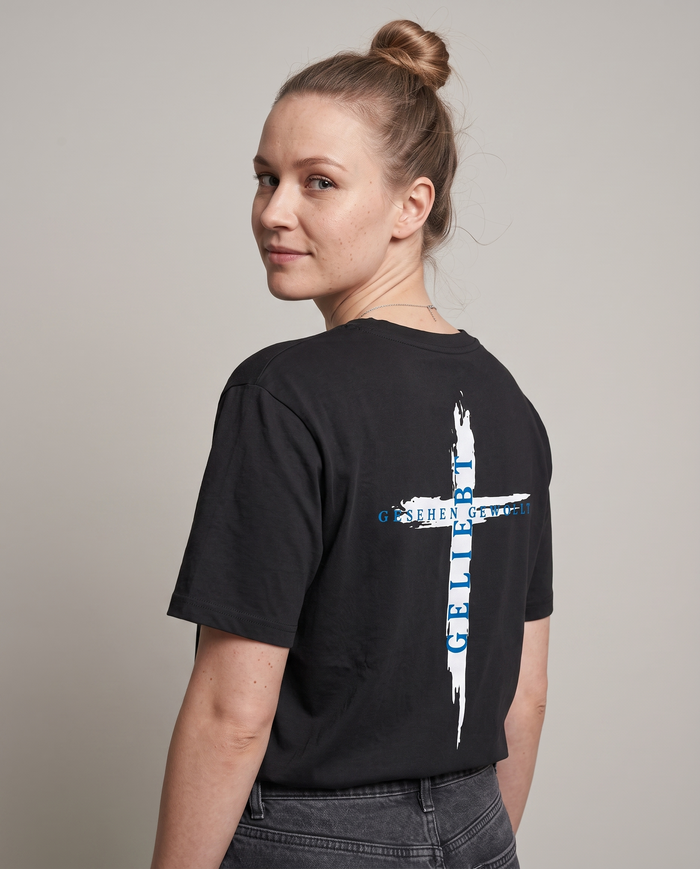 Het is allemaal een dames-T-shirt van aanbidding