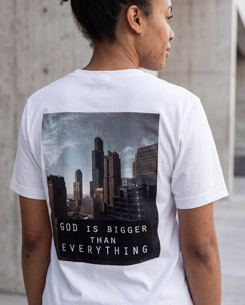 God is groter T-shirt rugafdruk