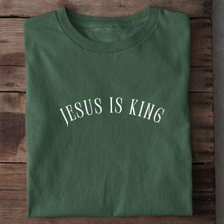 Jesus is King curved Shirt Detailansicht, Mountain Movers christliche Streetwear