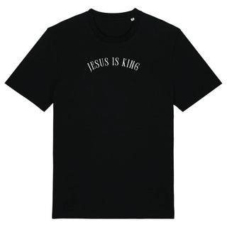 Jesus is King curved Shirt Detailansicht, Mountain Movers christliche Streetwear