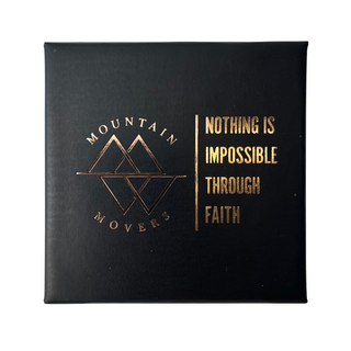 Faith Senfkorn Edelstahl Kette Detailansicht, Mountain Movers christliche Streetwear