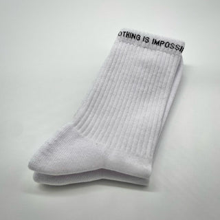 Nothing is impossible Socken Variante, Mountain Movers christliches Design