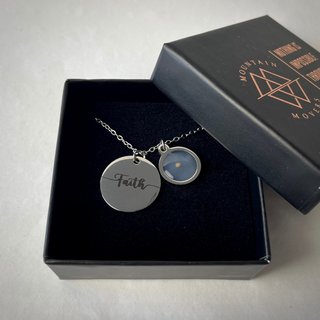 Faith Senfkorn Edelstahl Kette Variante, Mountain Movers christliches Design