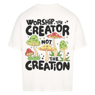 Worship the Creator Oversized Shirt BackPrint, Nahaufnahme