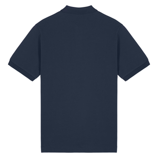 Kreuz Polo T-Shirt aus Bio-Baumwolle, getragen im Alltag
