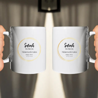 Meisterwerk Gottes Tasse Personalisierbar, christliche Streetwear von Mountain Movers