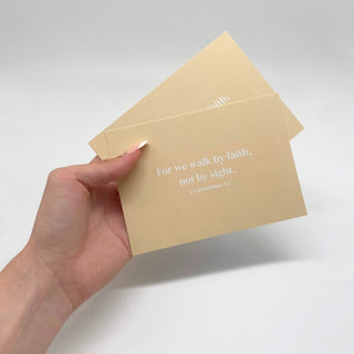 walk by faith Postkarte Variante, Mountain Movers christliches Design