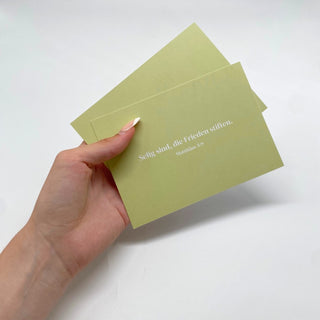 Frieden stiften Postkarte Variante, Mountain Movers christliches Design