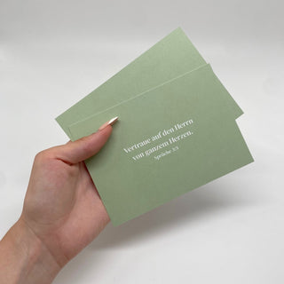 Vertraue auf den Herrn Postkarte Variante, Mountain Movers christliches Design