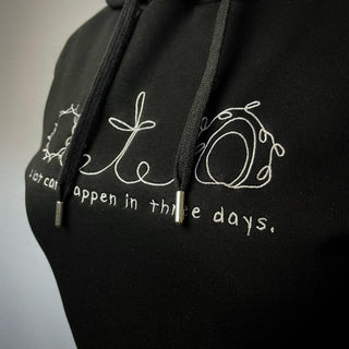 A lot can happen Hoodie Detailansicht, Mountain Movers christliche Streetwear