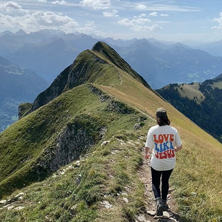 Love Like Jesus Oversized Shirt BackPrint Detailansicht, Mountain Movers christliche Streetwear