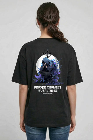 Prayer changes Anime Oversized Shirt Backprint im Lifestyle Look, Mountain Movers DACH
