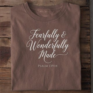 Fearfully and Wonderfully Made Psalm 139:14 Kalligrafie Unisex T-Shirt Braun