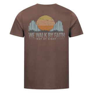 walk by faith retro Shirt Backprint Braun