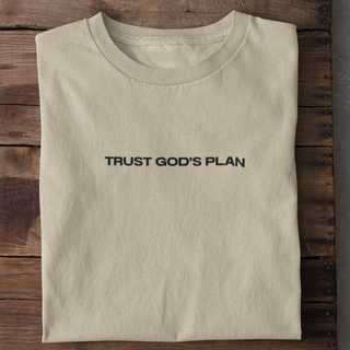 Trust Gods Plan Shirt Detailansicht, Mountain Movers christliche Streetwear