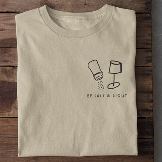 Salt & Light Minimalistic Shirt Detailansicht, Mountain Movers christliche Streetwear