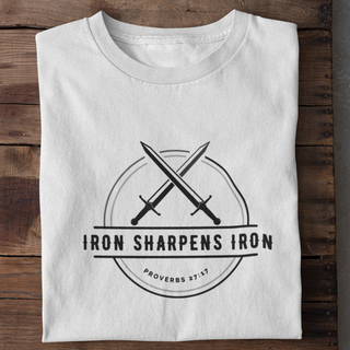 Iron sharpens T-Shirt Detailansicht, Mountain Movers christliche Streetwear