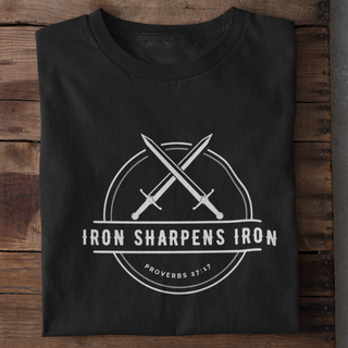 Iron sharpens T-Shirt Detailansicht, Mountain Movers christliche Streetwear