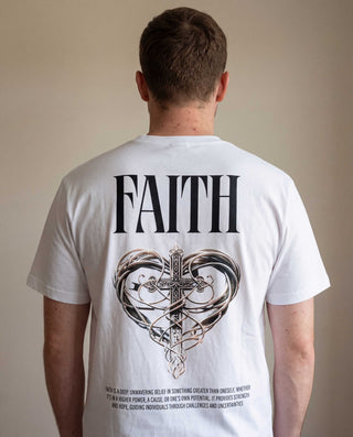 Faith love Shirt Backprint, christliche Streetwear von Mountain Movers