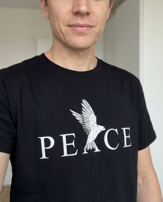 Peace Shirt Detailansicht, Mountain Movers christliche Streetwear