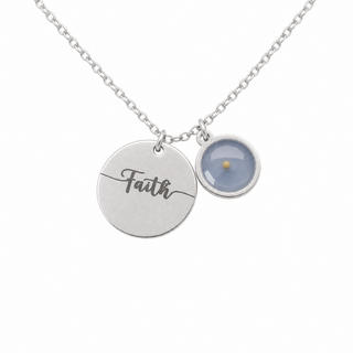 Faith Senfkorn Kette in Silber mit gravierter Plakette und Senfkorn-Kapsel