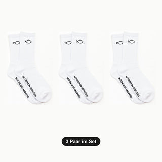 Ichtys Socken 3er-Set: drei Paar weiße Sommersocken mit Fisch-Symbol von Mountain Movers