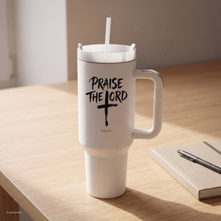 Praise the Lord Cross Thermobecher von Mountain Movers auf einem Schreibtisch