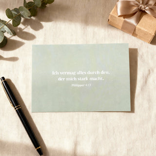 stark macht Postkarte, christliche Streetwear von Mountain Movers