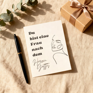 Du bist eine Frau Postkarte, christliche Streetwear von Mountain Movers