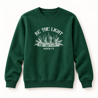 Be the Light Matthew 5:14 Christmas Sweatshirt Grün
