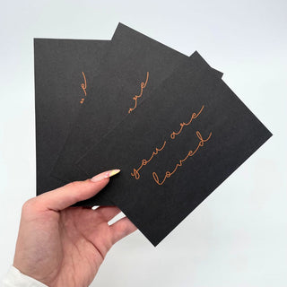 You are Loved Dark Postkarte Variante, Mountain Movers christliches Design