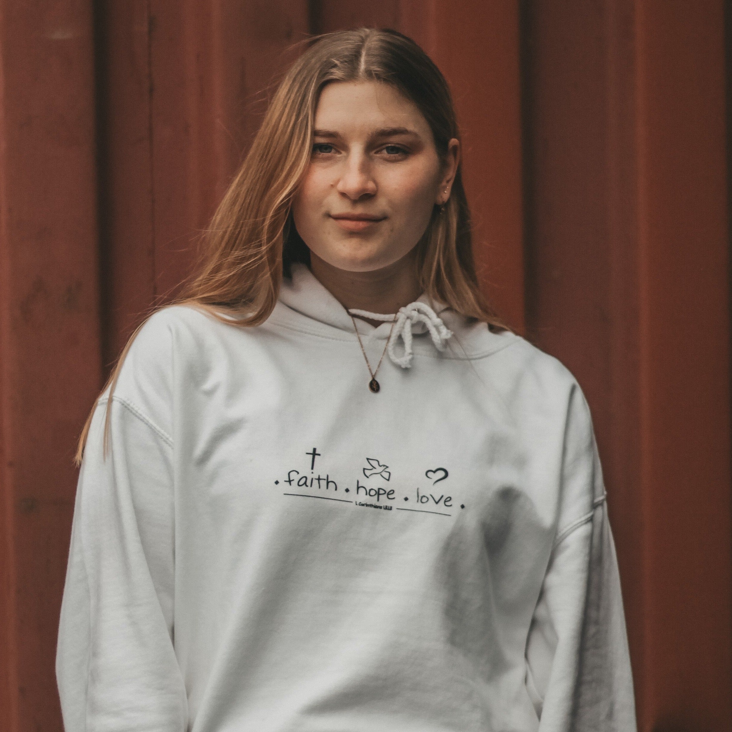 Faith hope Love Hoodie Variante, Mountain Movers christliches Design